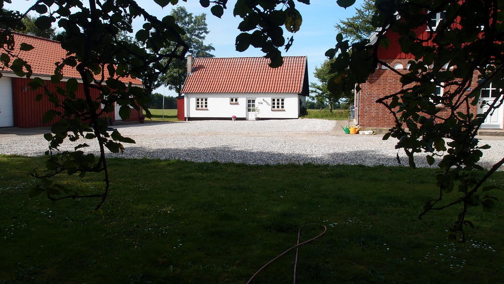 Bjaeldskovgaard Holiday House Funder Kirkeby Habitación foto